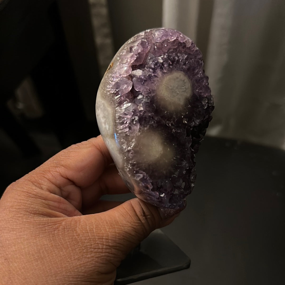 Druzy Amethyst on stand