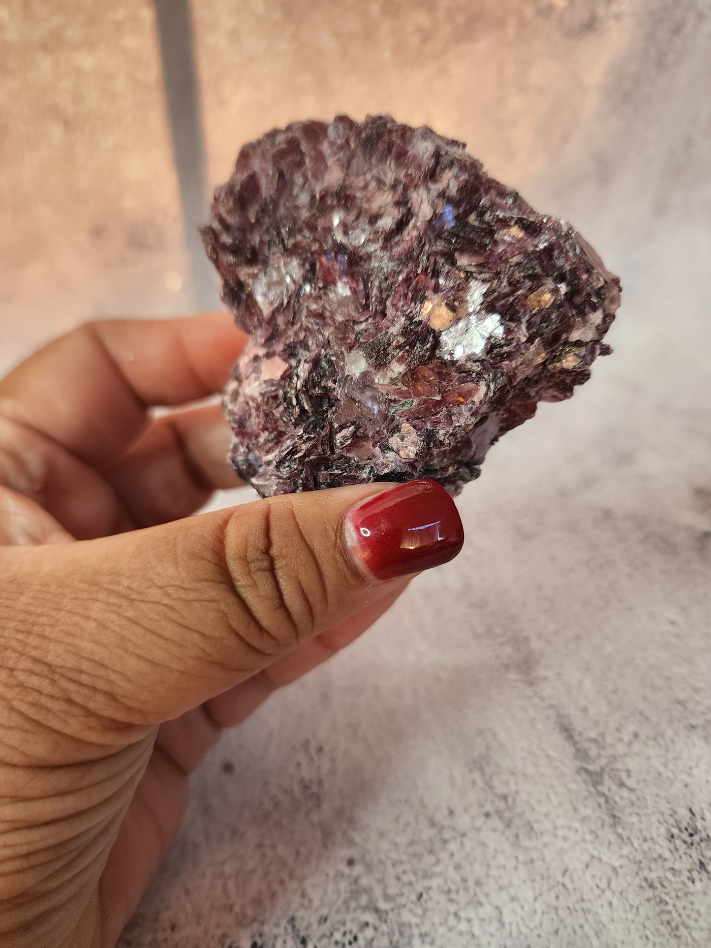 Lepedolite mica raw